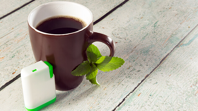 Box_of_stevia_tablets_and_coffee